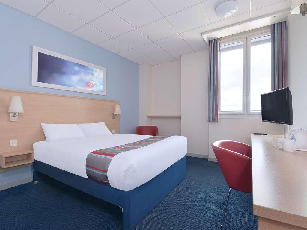 Travelodge Swansea M4 Pokoj fotografie