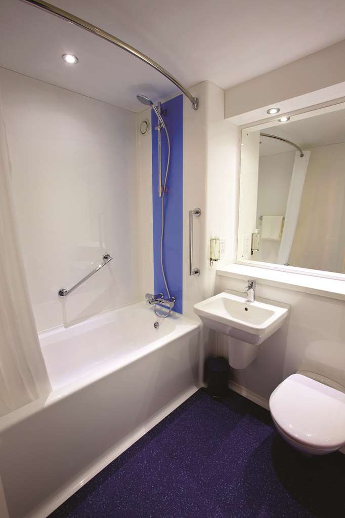 Travelodge Swansea M4 Pokoj fotografie